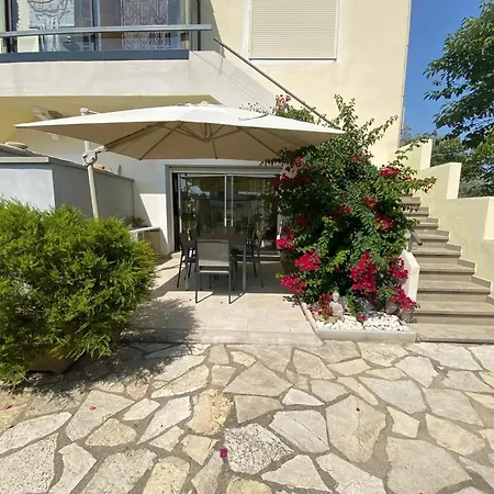 Confortable A De 60 M² Aigues-Mortes