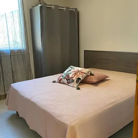 Confortable A De 60 M² Aigues-Mortes